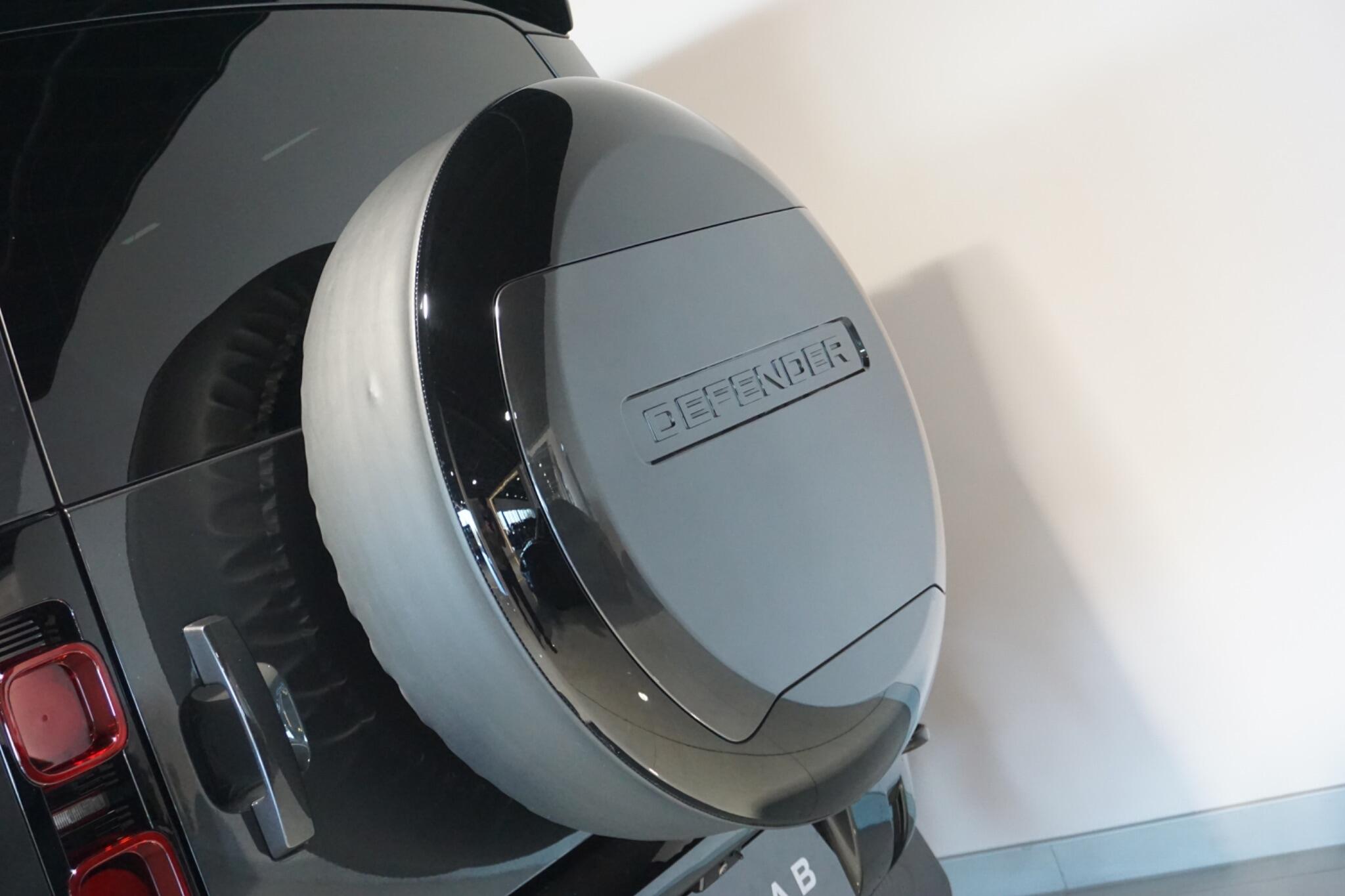 Land Rover Defender 110 3.0 D350 MHEV X-Dynamic HSE Hard Top SUV 5dr Diesel Auto 4WD MWB Euro 6 (s/s) (350 ps)